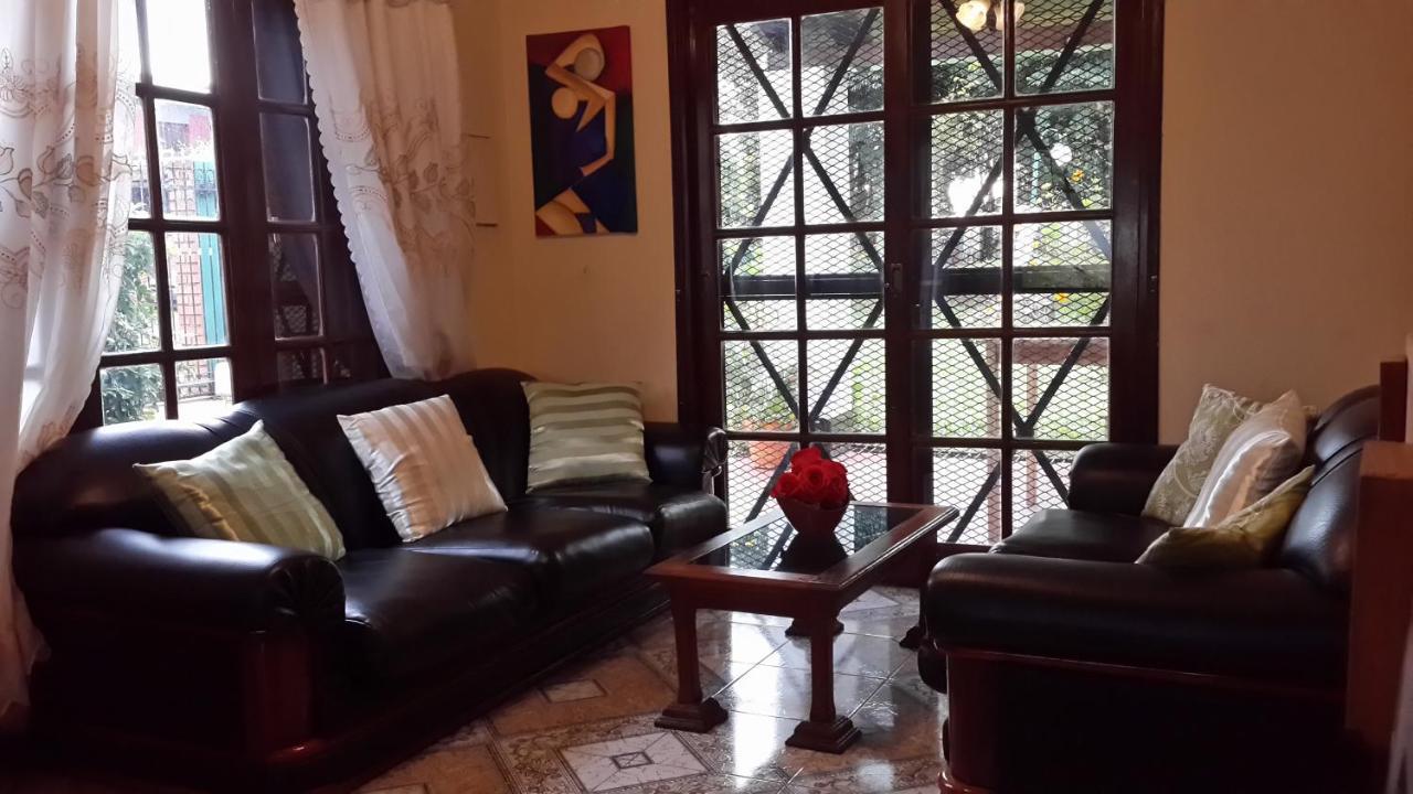 Casa Folks - Bed And Breakfast Puerto Iguazú Eksteriør billede