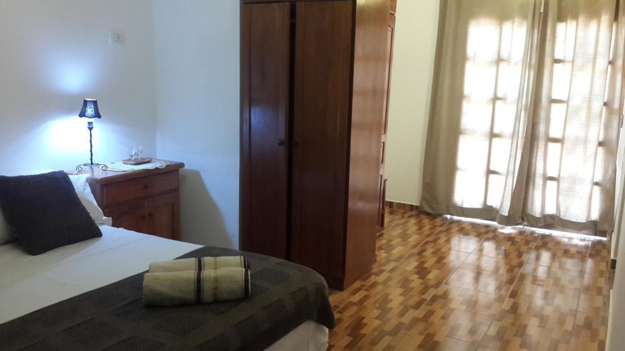 Casa Folks - Bed And Breakfast Puerto Iguazú Eksteriør billede
